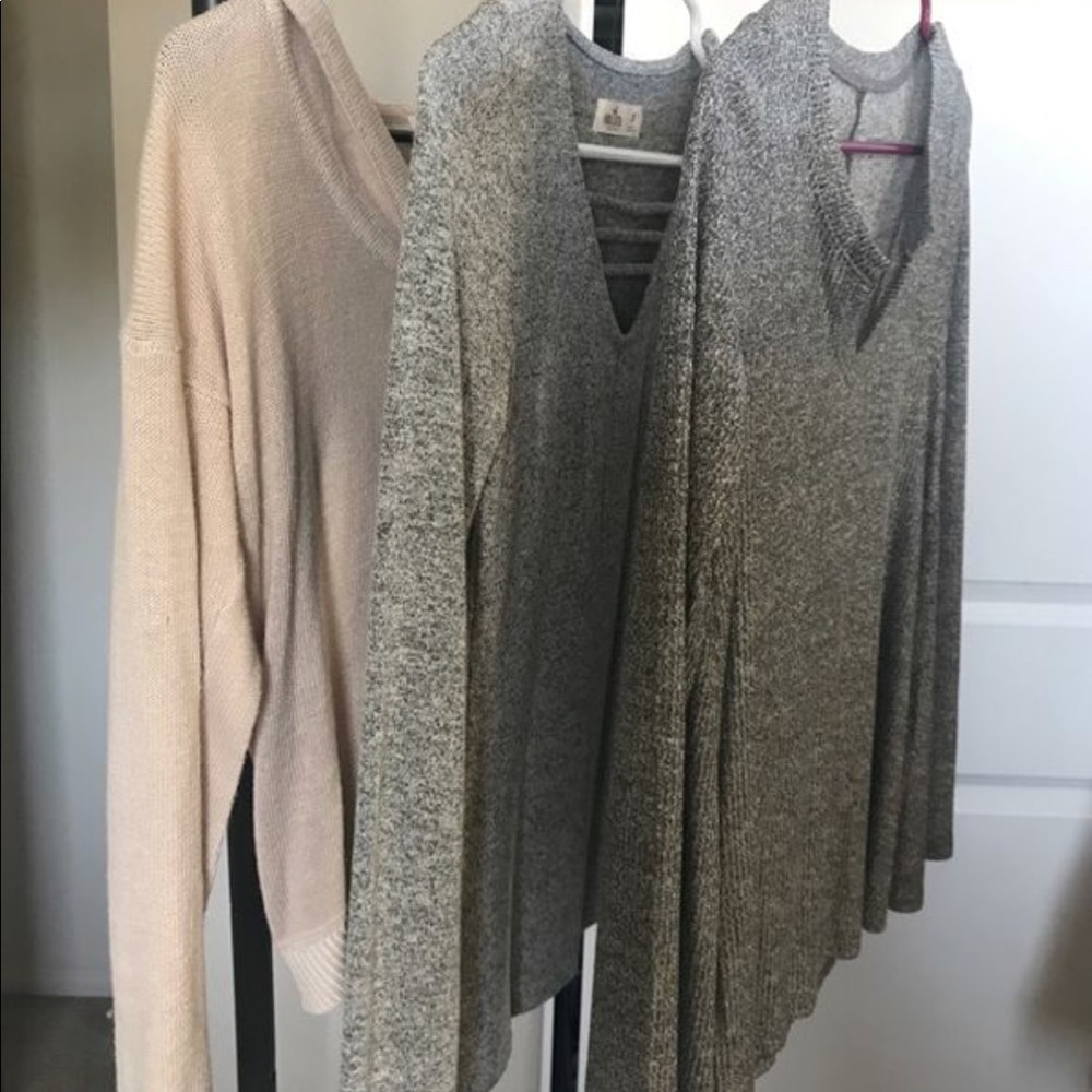 3 long sleeve tops Size XS/S Forever 21/Hollister